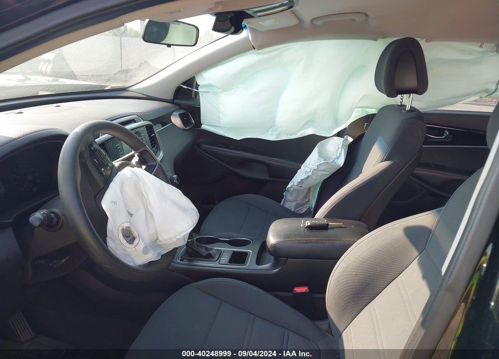 2016 KIA SORENTO 2.4L LX VIN: 5XYPGDA36GG044177