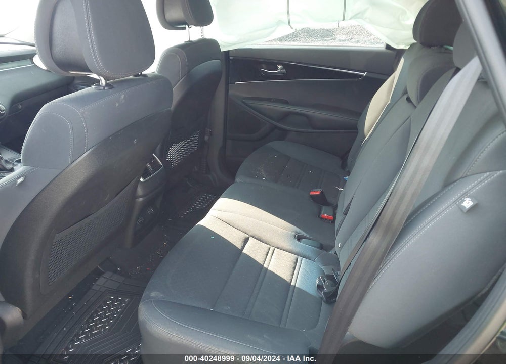 2016 KIA SORENTO 2.4L LX VIN: 5XYPGDA36GG044177