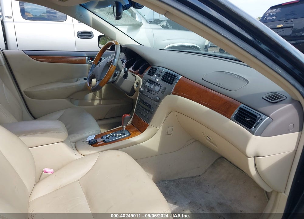 2005 LEXUS ES 330 VIN: JTHBA30G355134210