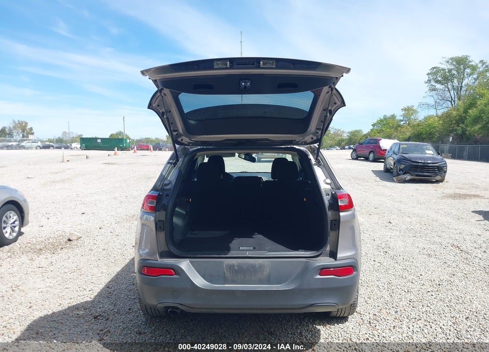 2018 JEEP CHEROKEE LATITUDE FWD VIN: 1C4PJLCB7JD574146