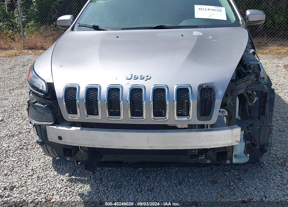 2018 JEEP CHEROKEE LATITUDE FWD VIN: 1C4PJLCB7JD574146