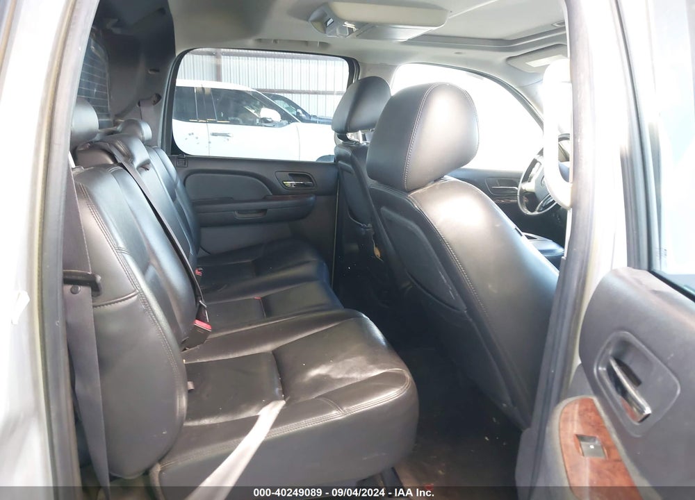 2011 CHEVROLET AVALANCHE 1500 LTZ VIN: 3GNTKGE33BG215705