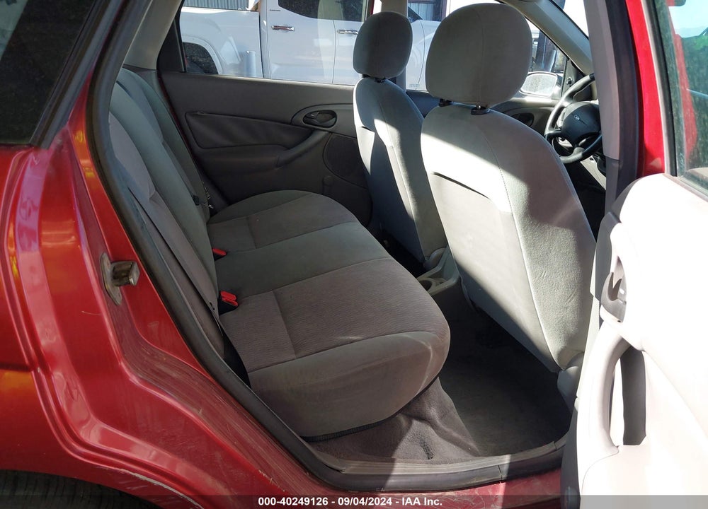 2000 FORD FOCUS SE VIN: 1FAFP3432YW103348