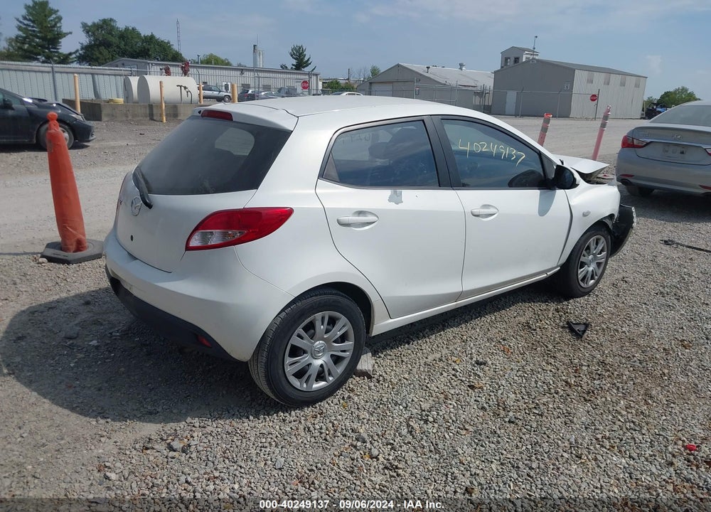 2011 MAZDA 2 SPORT VIN: JM1DE1HY5B0125372