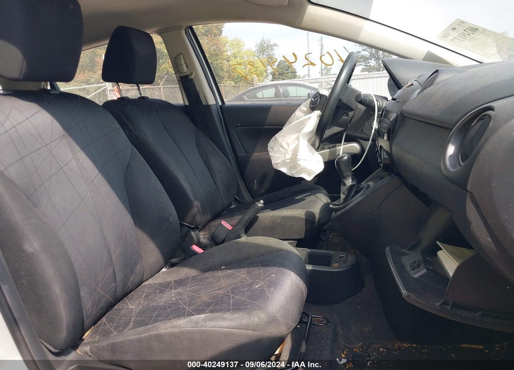 2011 MAZDA 2 SPORT VIN: JM1DE1HY5B0125372
