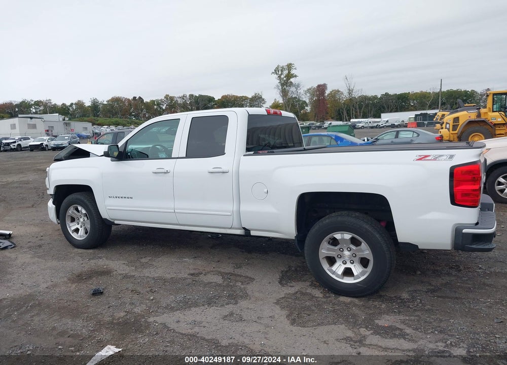2017 CHEVROLET SILVERADO 1500 2LT VIN: 1GCVKREC2HZ180547