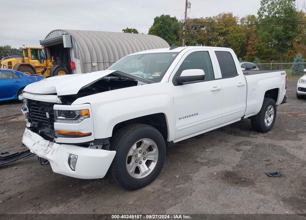 2017 CHEVROLET SILVERADO 1500 2LT VIN: 1GCVKREC2HZ180547