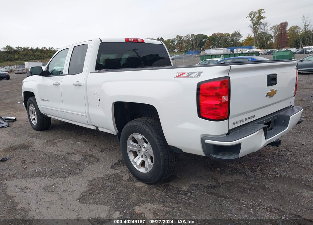 2017 CHEVROLET SILVERADO 1500 2LT VIN: 1GCVKREC2HZ180547
