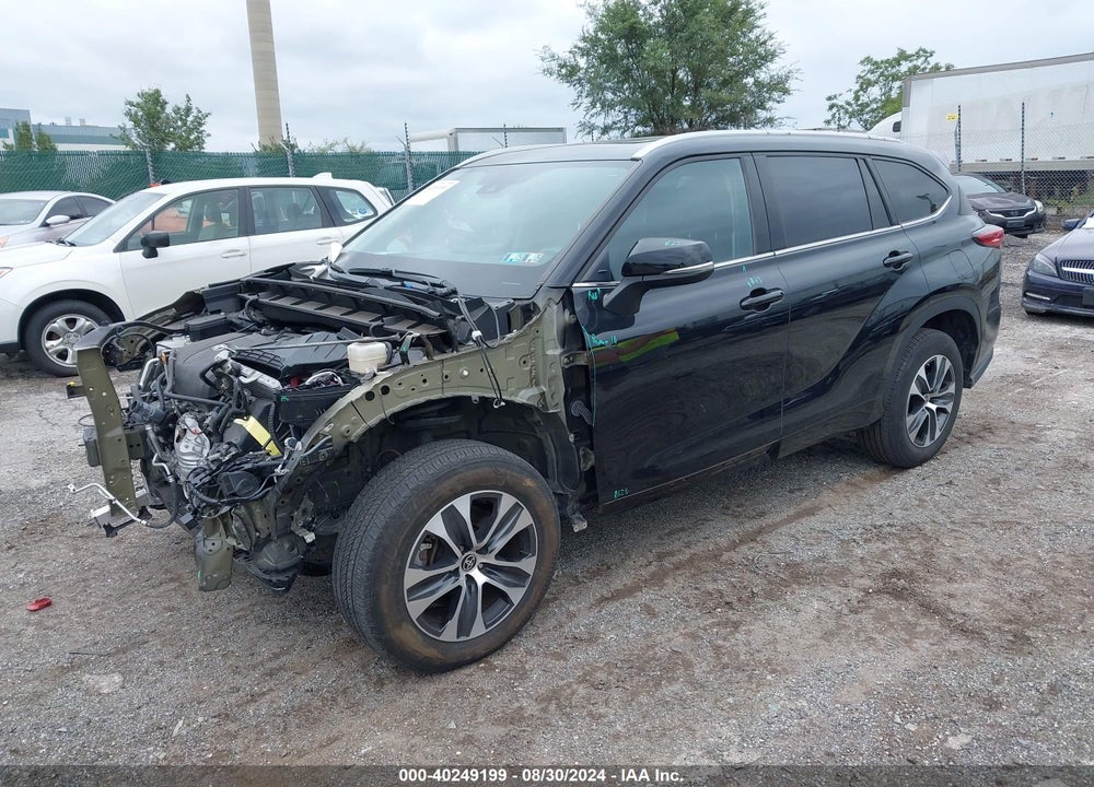 2022 TOYOTA HIGHLANDER XLE VIN: 5TDGZRBH0NS192195