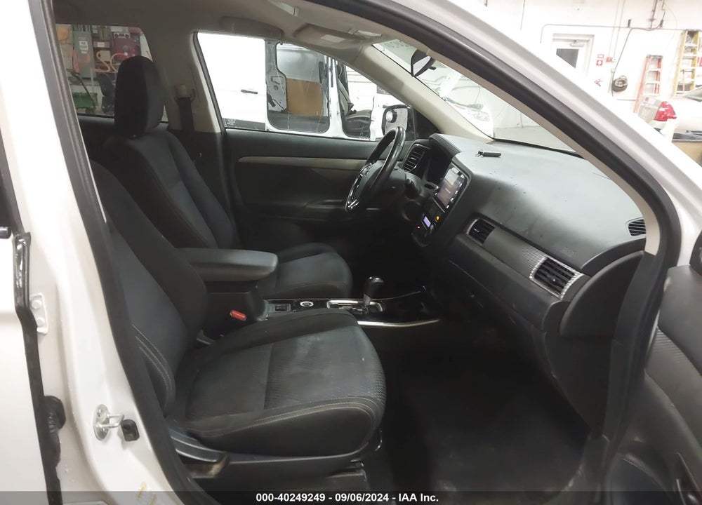 2017 MITSUBISHI OUTLANDER SE VIN: JA4AZ3A3XHZ031830