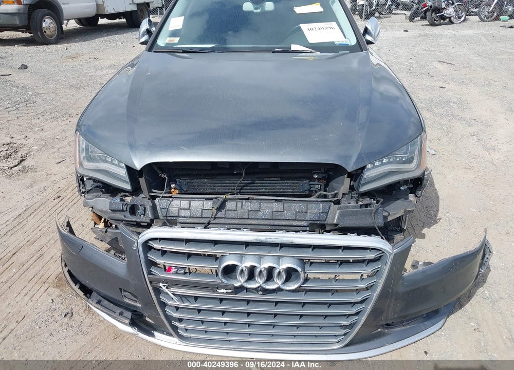 2014 AUDI S8 4.0T VIN: WAUD2AFD5EN007139