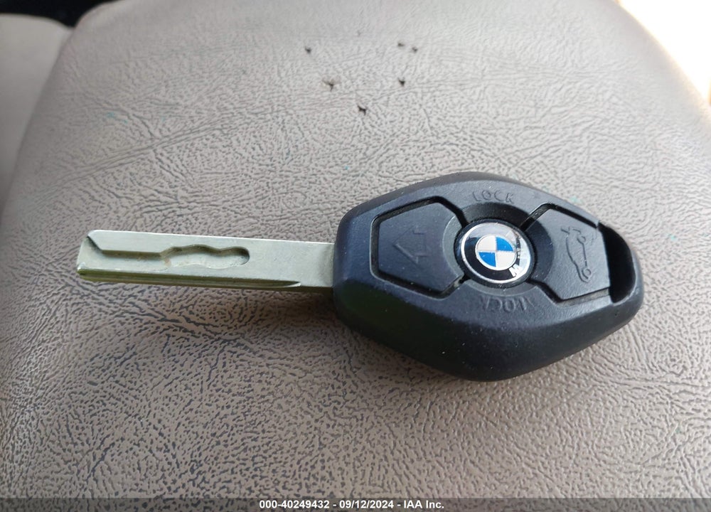 2003 BMW 325I VIN: WBAET37403NJ35507
