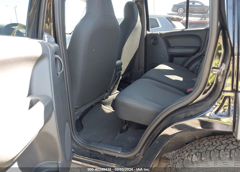 2004 JEEP LIBERTY SPORT VIN: 1J4GL48K74W266549