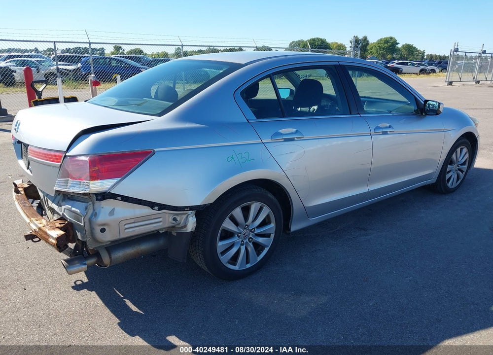 2011 HONDA ACCORD 2.4 EX VIN: 1HGCP2F77BA043077