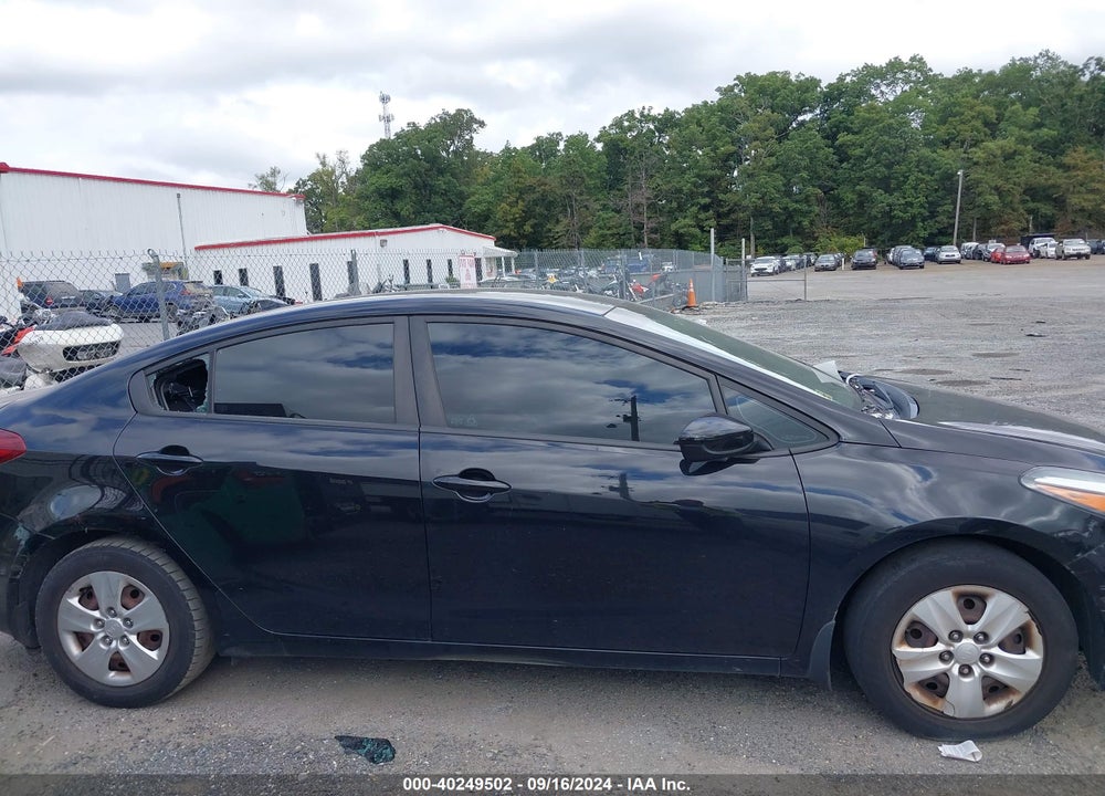 2017 KIA FORTE LX VIN: 3KPFK4A75HE025874