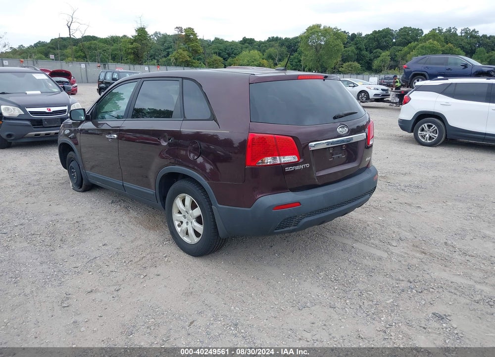 2011 KIA SORENTO LX VIN: 5XYKT3A15BG156640