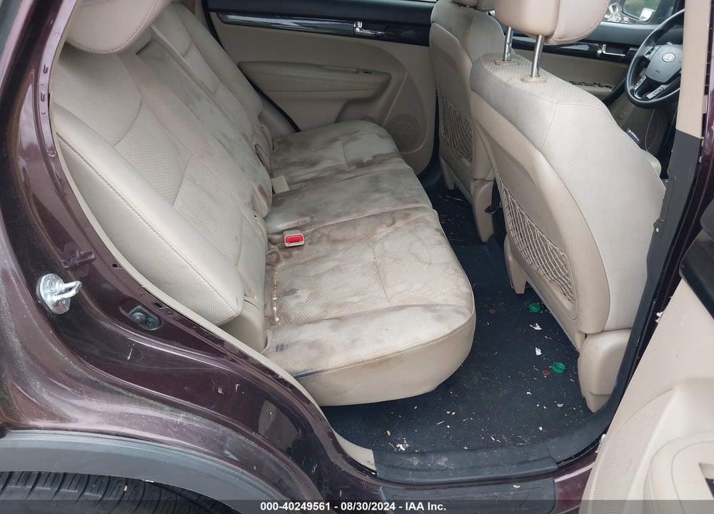 2011 KIA SORENTO LX VIN: 5XYKT3A15BG156640