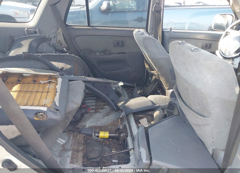 2000 TOYOTA 4RUNNER SR5 V6 VIN: JT3GN86R9Y0169311