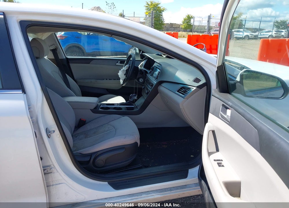 2017 HYUNDAI SONATA SE VIN: 5NPE24AF7HH552488