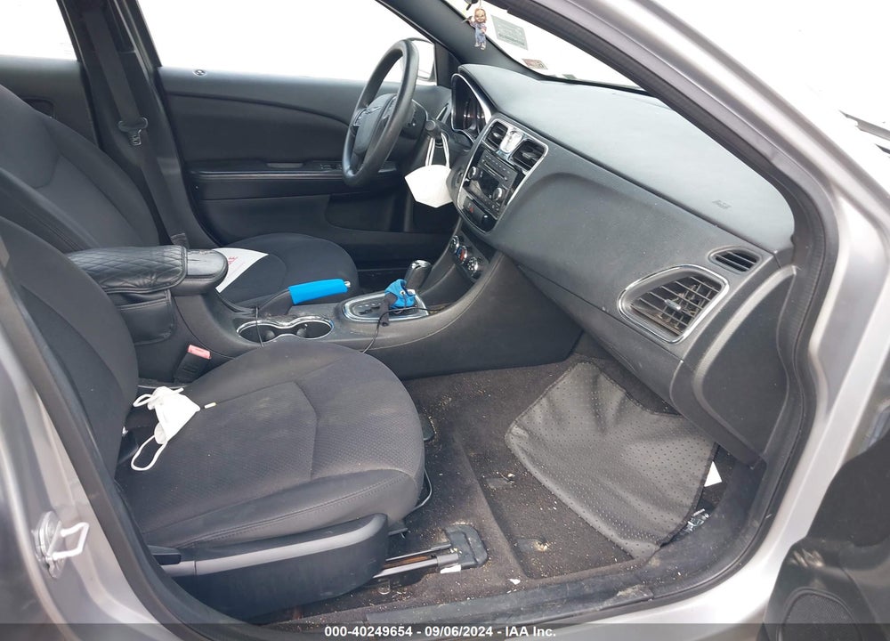 2014 CHRYSLER 200 LX VIN: 1C3CCBABXEN123657