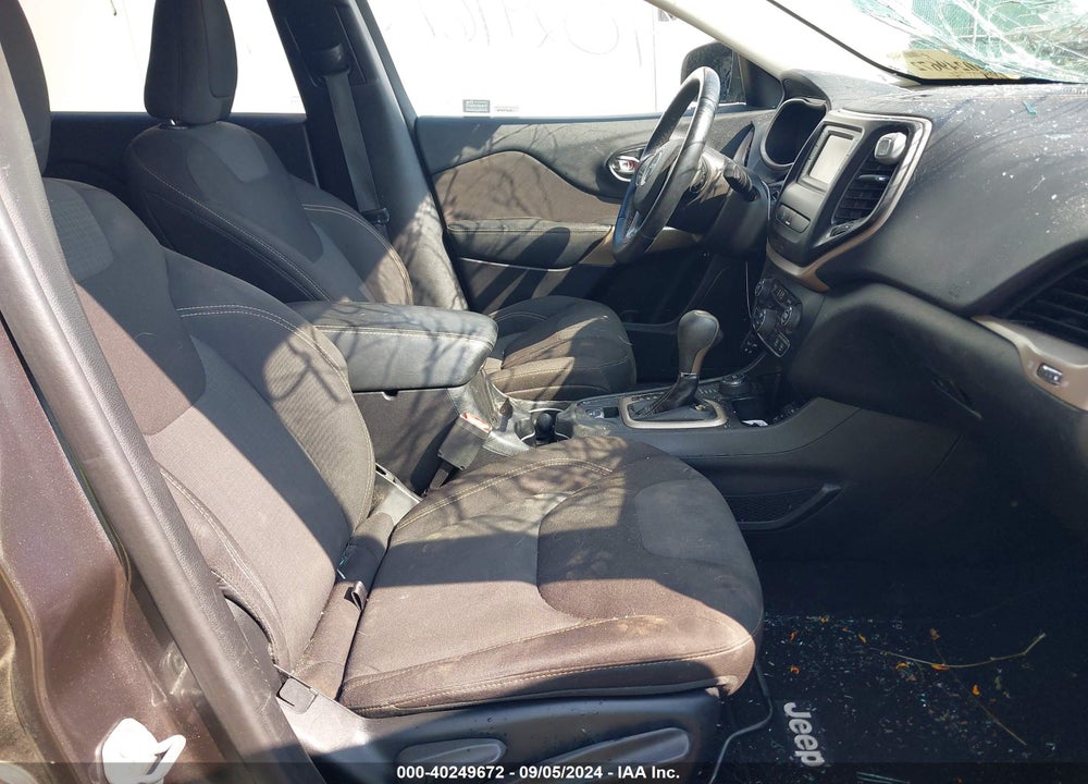 2017 JEEP CHEROKEE LATITUDE 4X4 VIN: 1C4PJMCS2HW621538