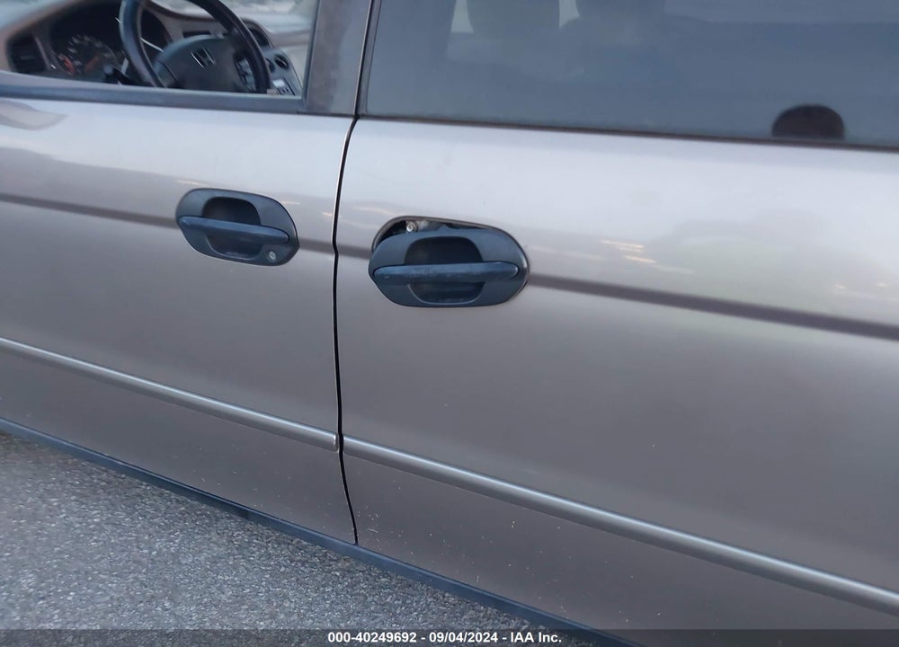 2004 HONDA ODYSSEY LX VIN: 5FNRL18524B132284