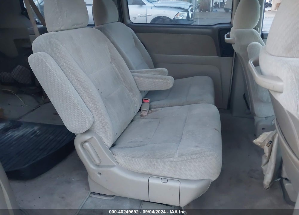 2004 HONDA ODYSSEY LX VIN: 5FNRL18524B132284