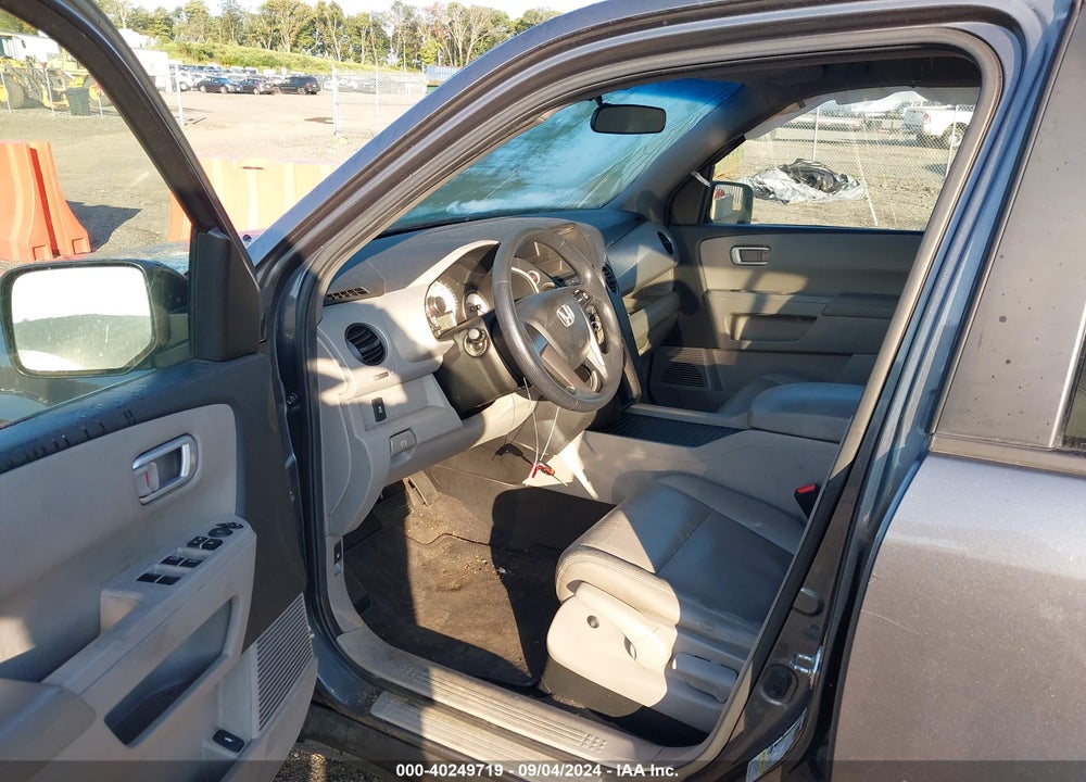 2012 HONDA PILOT LX VIN: 5FNYF4H28CB071676