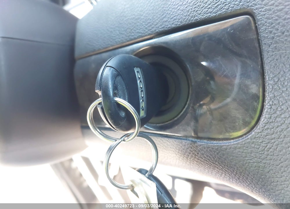 2011 DODGE GRAND CARAVAN VIN: 2D4RN4DG1BR731443