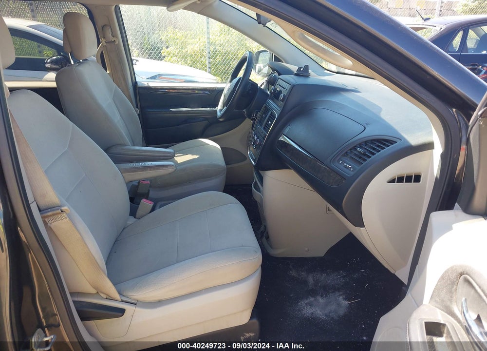 2011 DODGE GRAND CARAVAN VIN: 2D4RN4DG1BR731443