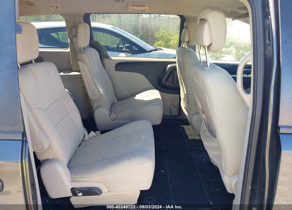 2011 DODGE GRAND CARAVAN VIN: 2D4RN4DG1BR731443