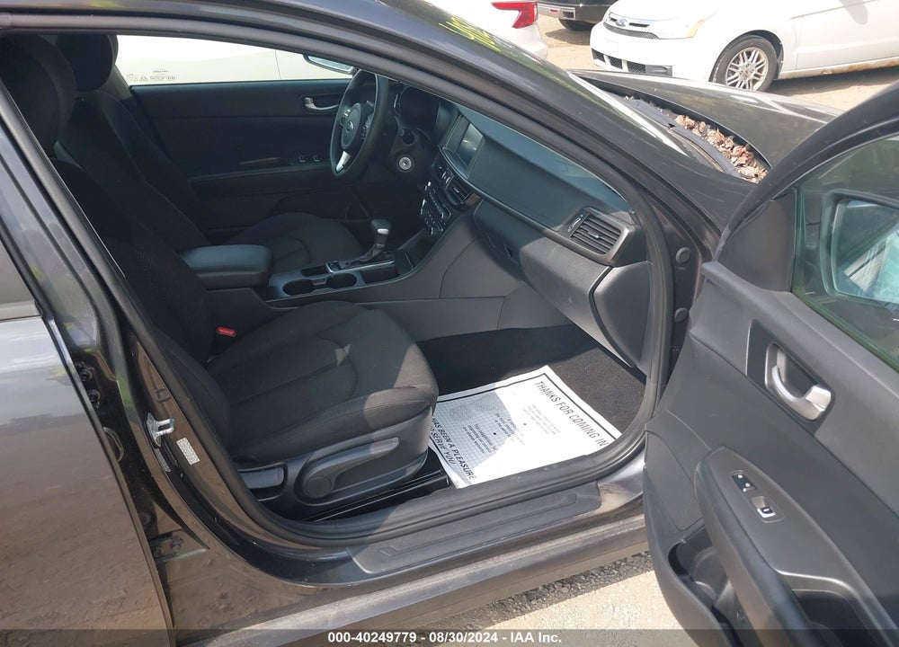2018 KIA OPTIMA LX VIN: KNAGT4L31J5216878