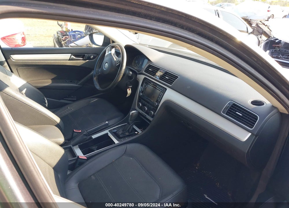2012 VOLKSWAGEN PASSAT 2.5L SE VIN: 1VWBP7A37CC103762