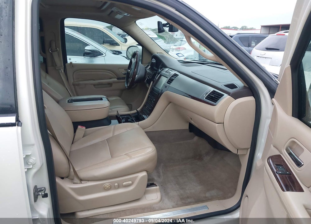 2013 CADILLAC ESCALADE LUXURY VIN: 1GYS3BEF2DR100833