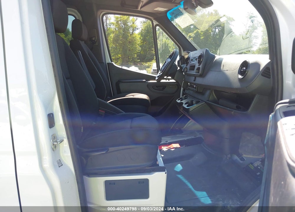 2024 MERCEDES-BENZ SPRINTER 2500 STANDARD ROOF 4-CYL DIESEL VIN: W1W4KBHY2RT162813