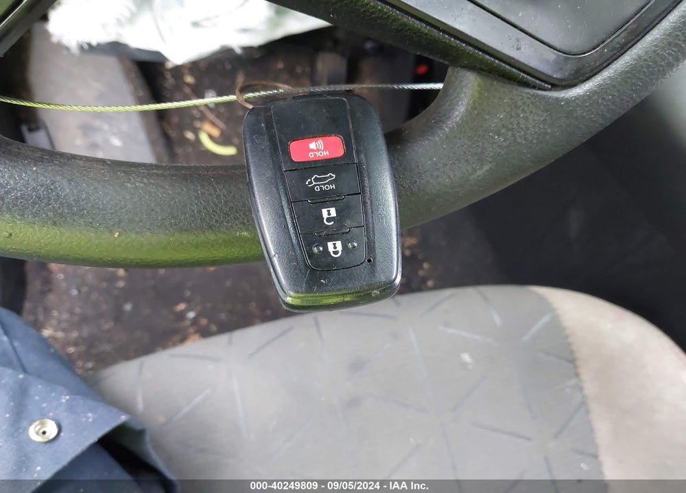 2020 TOYOTA RAV4 XLE VIN: 2T3W1RFV2LW066967