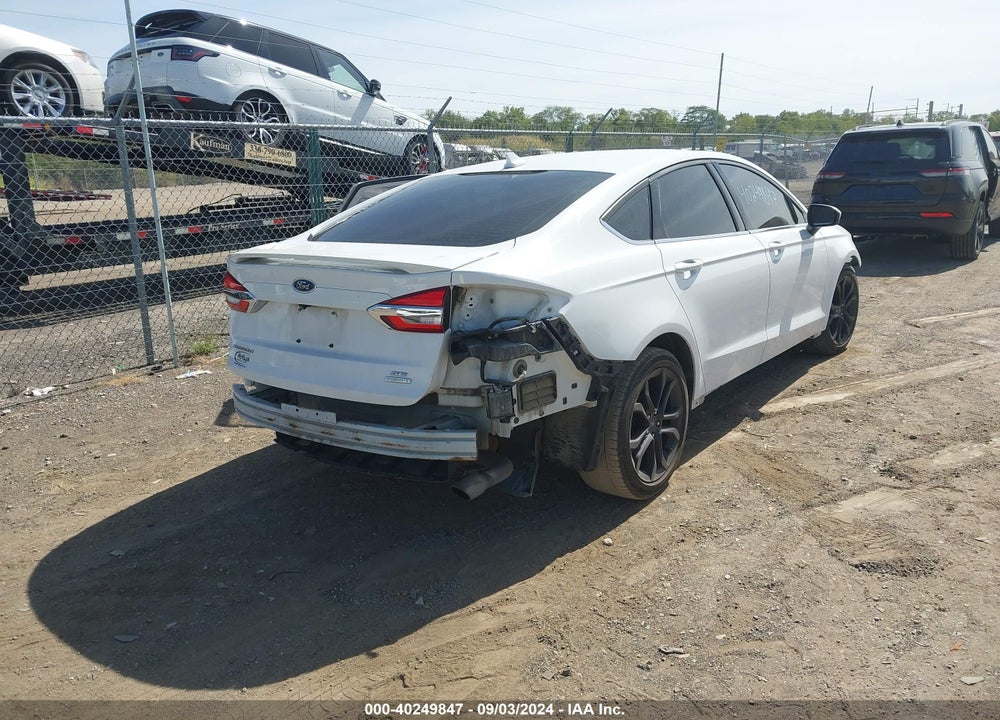 2019 FORD FUSION SE VIN: 3FA6P0HD5KR130040