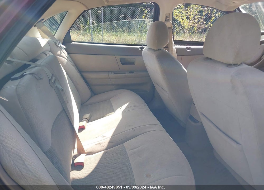 2005 FORD TAURUS SE VIN: 1FAFP53255A182530