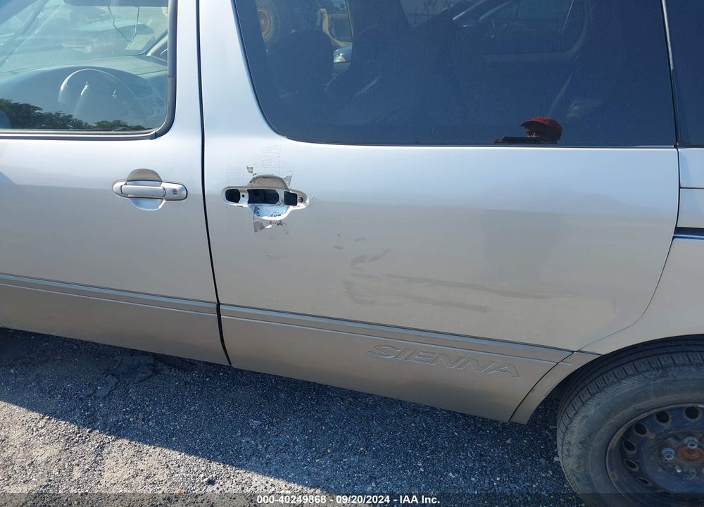 2001 TOYOTA SIENNA XLE VIN: 4T3ZF13C31U399615