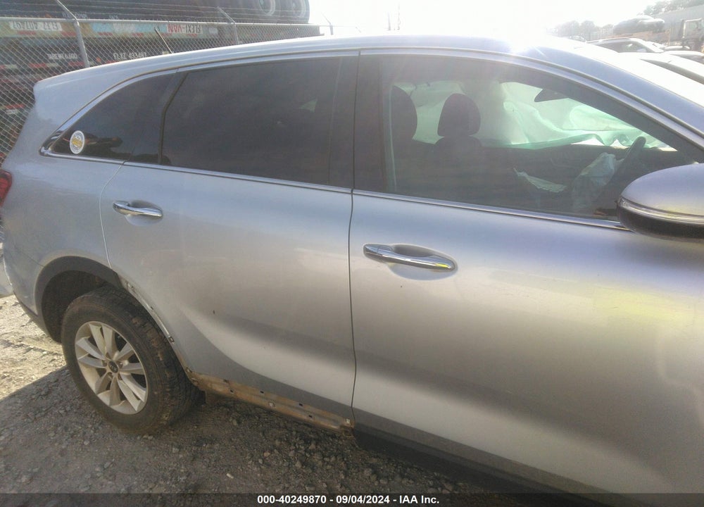 2019 KIA SORENTO 3.3L LX VIN: 5XYPG4A50KG492005