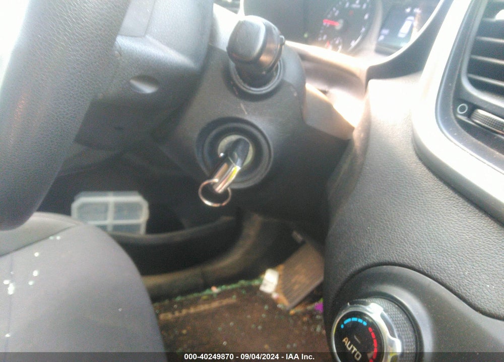 2019 KIA SORENTO 3.3L LX VIN: 5XYPG4A50KG492005