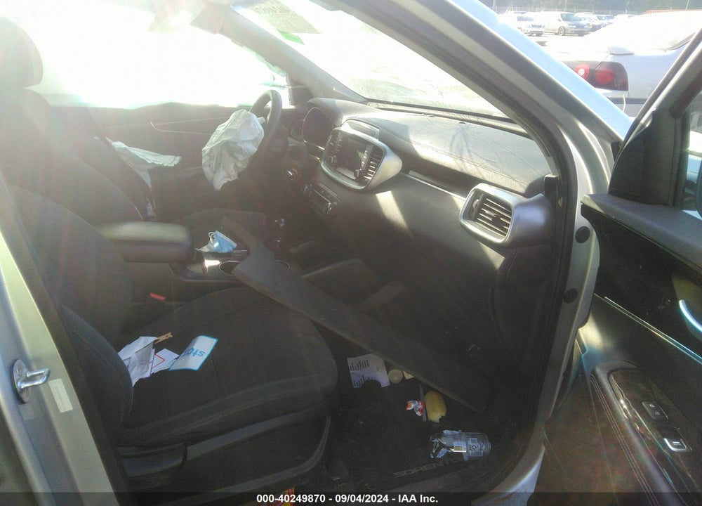 2019 KIA SORENTO 3.3L LX VIN: 5XYPG4A50KG492005