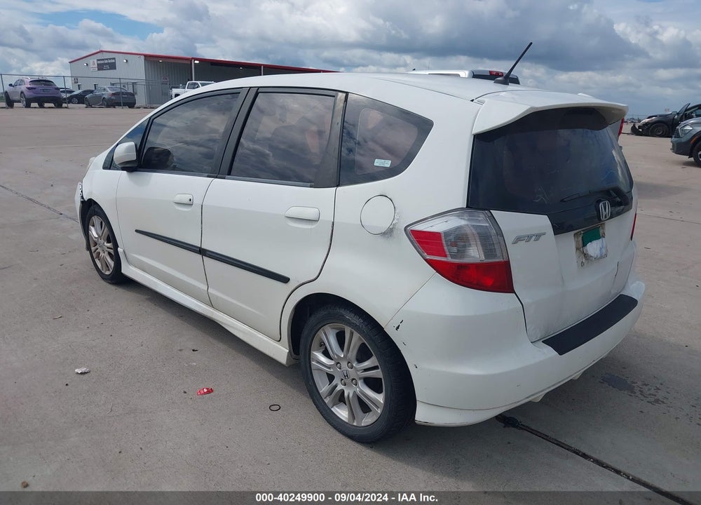 2009 HONDA FIT SPORT VIN: JHMGE88669S015111