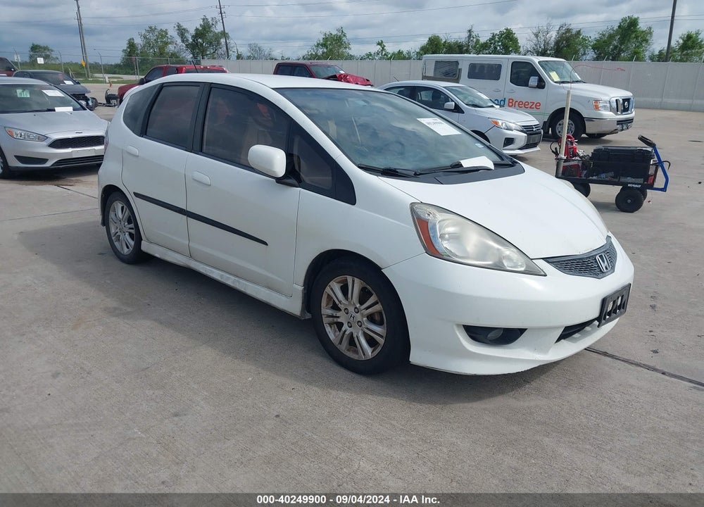 2009 HONDA FIT SPORT VIN: JHMGE88669S015111