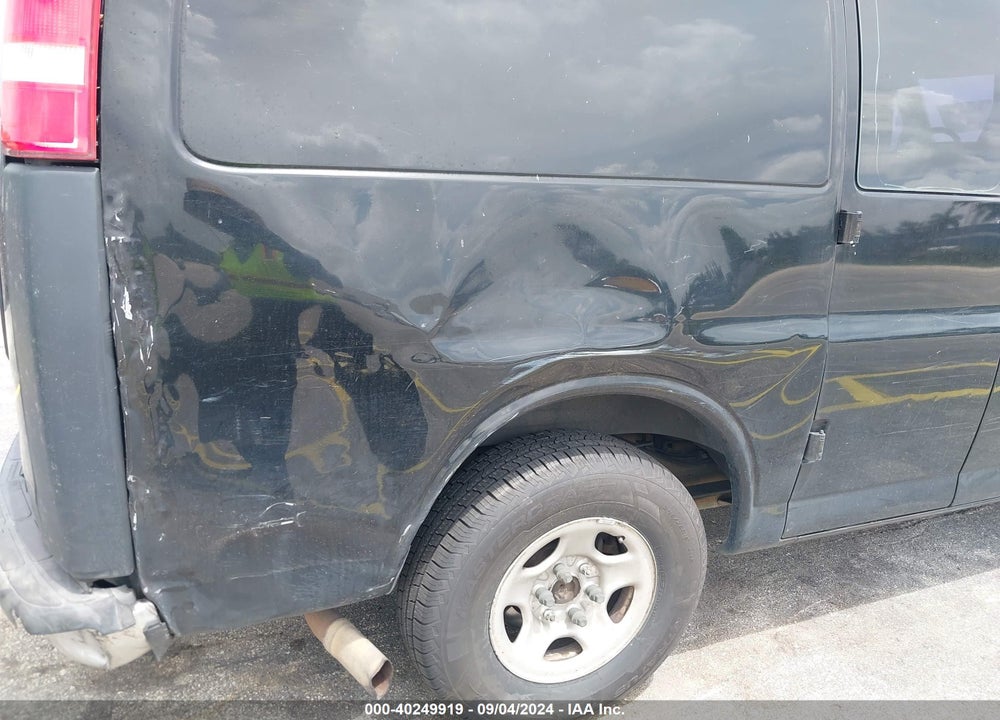 2008 CHEVROLET EXPRESS WORK VAN VIN: 1GCFG15X881132463