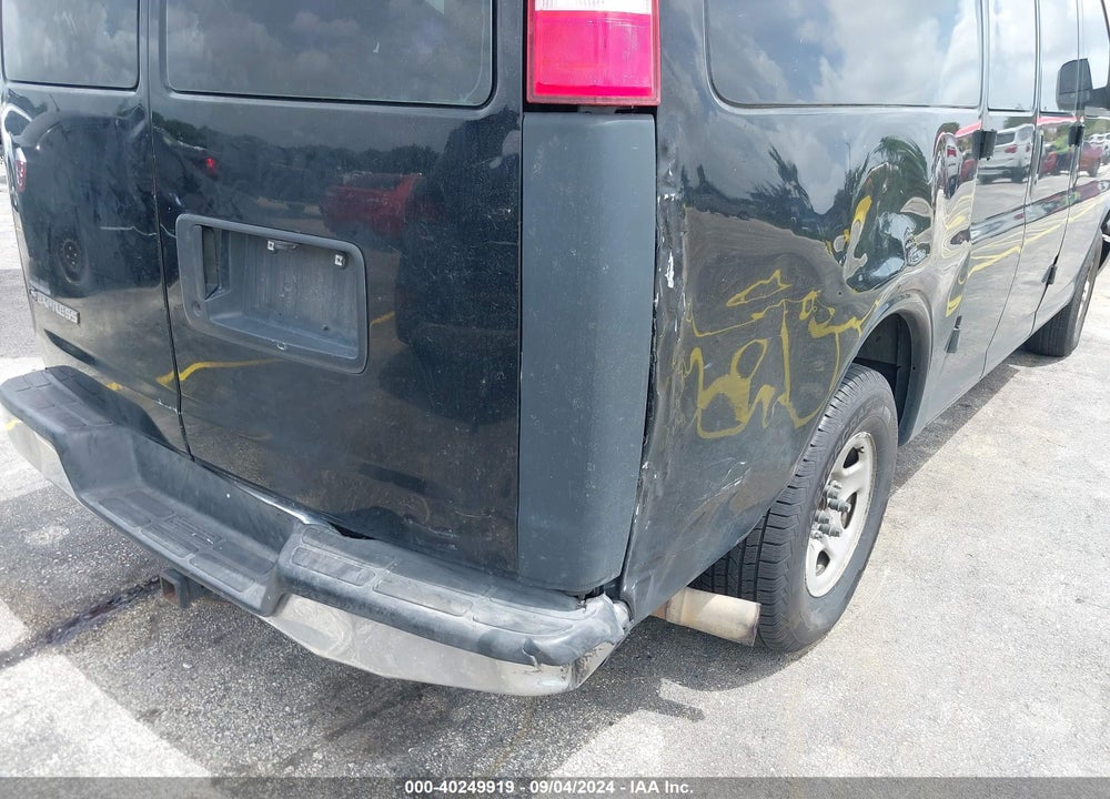 2008 CHEVROLET EXPRESS WORK VAN VIN: 1GCFG15X881132463