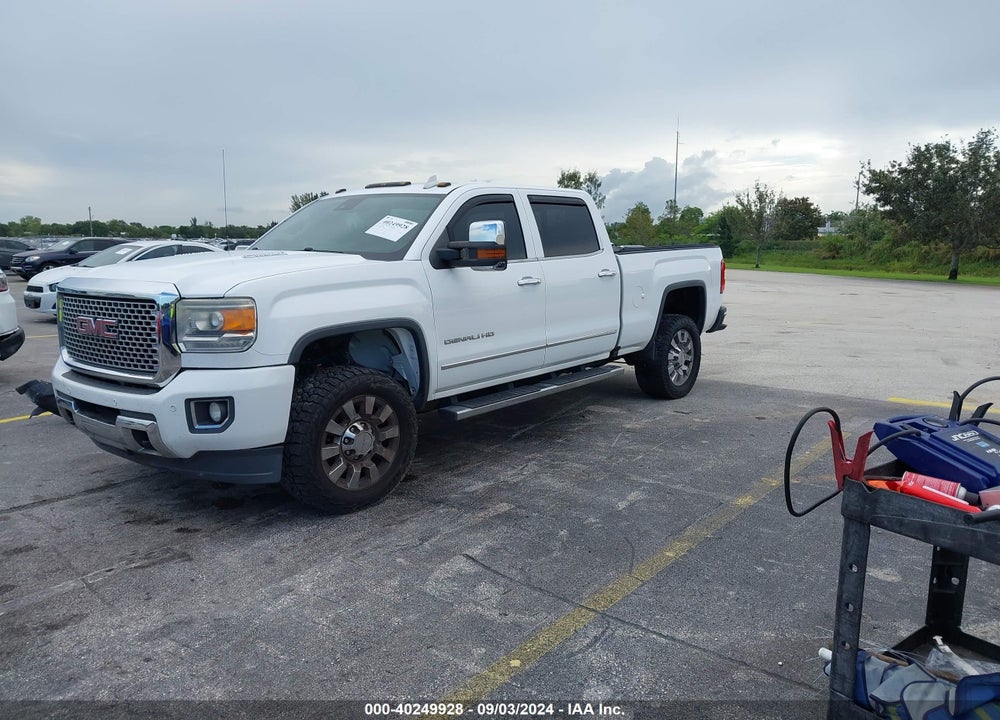 2015 GMC SIERRA 2500HD DENALI VIN: 1GT120E86FF683017
