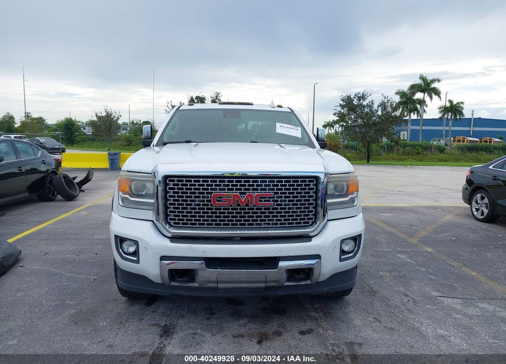 2015 GMC SIERRA 2500HD DENALI VIN: 1GT120E86FF683017