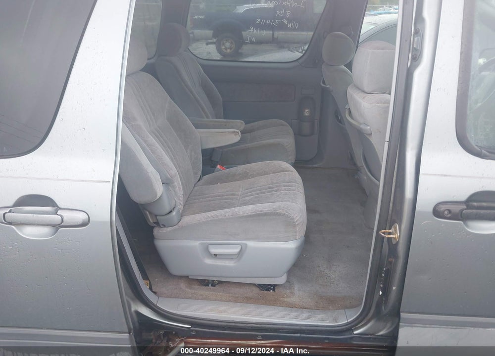 2000 TOYOTA SIENNA LE VIN: 4T3ZF13C1YU314118
