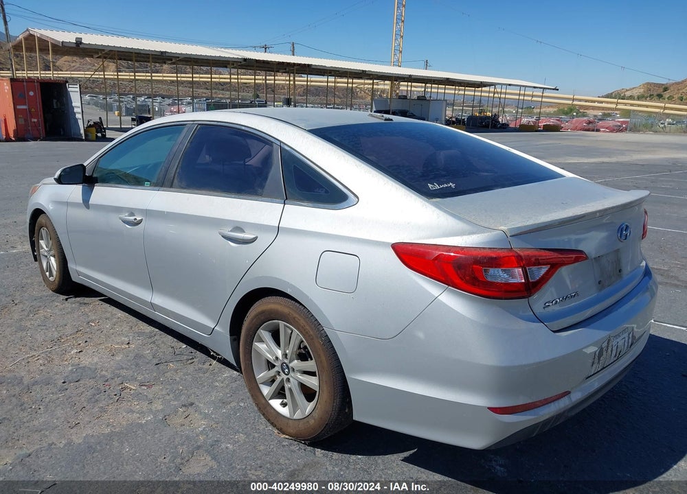 2015 HYUNDAI SONATA SE VIN: 5NPE24AF3FH042300